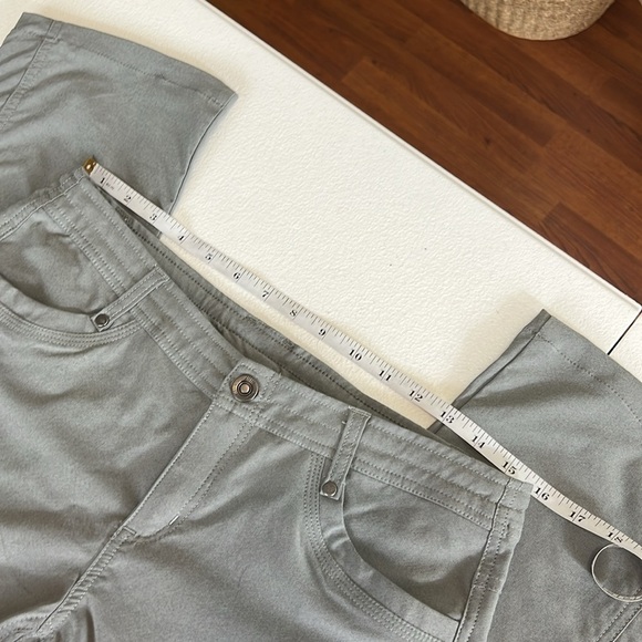 Kuhl Sz 8 Short Trekr Pants Ruched Leg Gray Nylon/Polyester EUC - Picture 5 of 13